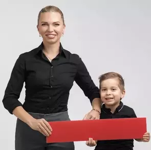 Dominique Cañedo, North Vancouver, Real Estate Agent